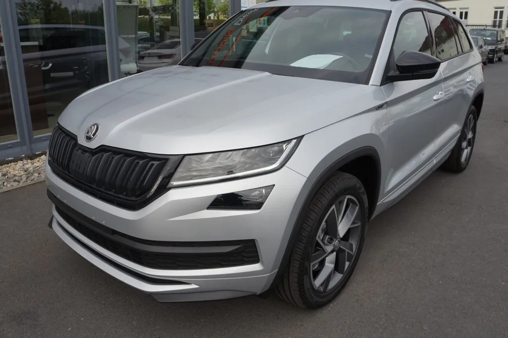 Skoda Kodiaq 2.0 TDI DSG 4X4 SPORTLINE*NAVI*ACC*PANO* Image 3